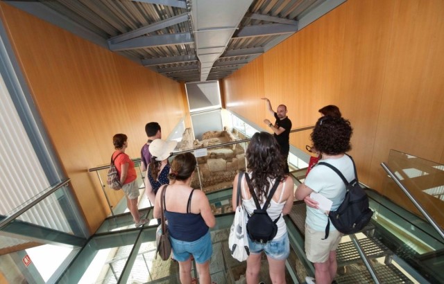 El yacimiento arqueológico La Muralla Púnica vuelve a cerrar por problemas con la climatización