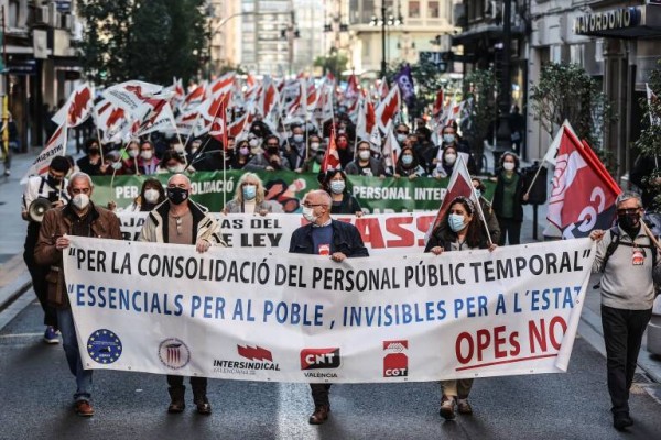 Trabas legales o problemas de relevo: los sindicatos alertan ante el cese de interinos en la Generalitat