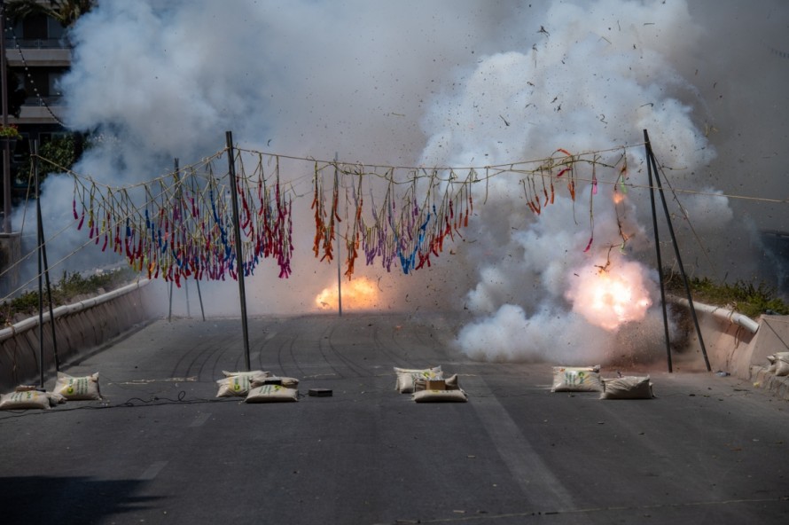 Recogidas de firmas en Elche por las fiestas: de un mayor apoyo a la Ufece a la cobertura de Festes de À Punt