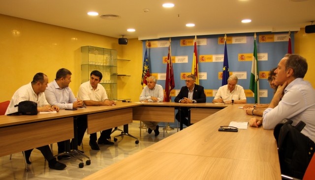 Una delegación de Uzbekistán visita la CHS para ampliar el estudio de la gestión hídrica