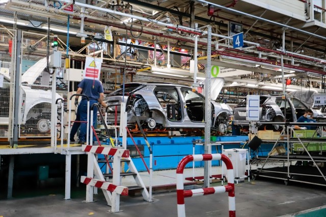 La facturación de la industria se dispara un 9,2% en junio y encadena cuatro meses de alzas