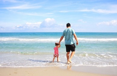 Caminar descalzo: un impulso natural para el desarrollo físico y neurológico de los niños