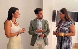 La Comunidad compra otras 24 viviendas por 3,7 millones para realojar a familias que residen en chabolas