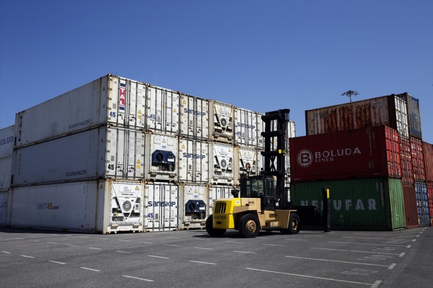 El superávit comercial de la UE cae un 25 % hasta los 3.900 millones de euros en junio