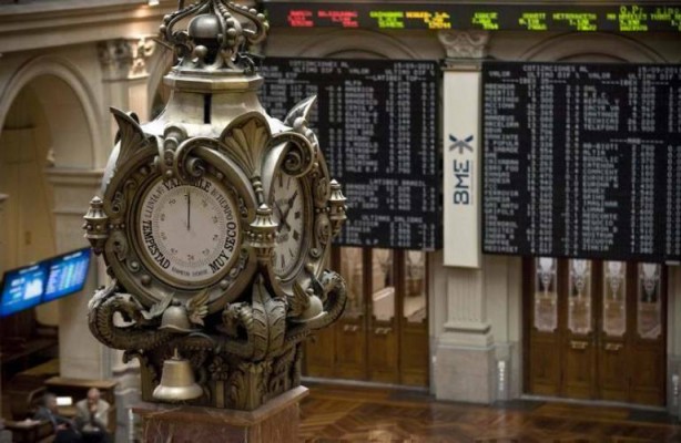 El Ibex 35 cierra estable y consigue retener los 11.000 enteros, tras las elecciones en Francia
