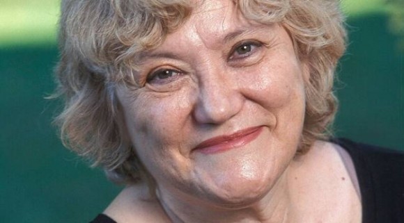 55 entidades de seis comarcas defienden el nombre de la escritora Isabel-Clara Simó en el IES de l'Alcúdia de Crespins