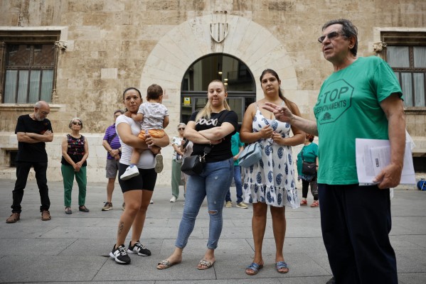 La PAH exige a Mazón medidas 