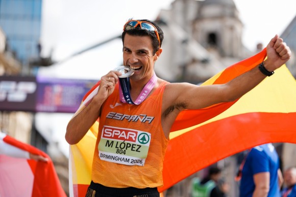 A López Nicolás le va la marcha con 38 años: es triple medallista europeo con la plata en Birmingham