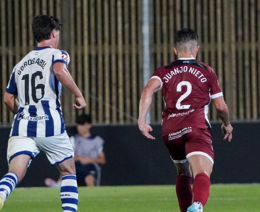 El primer once del Castellón tuvo nueve jugadores de la pasada campaña 