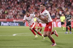 Arnau Martínez, convocado con el Girona a la espera del Valencia
