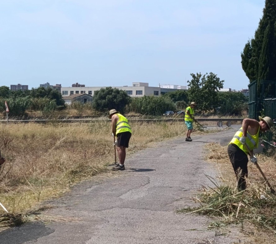 Castelló mejora sus caminos rurales durante el verano gracias al programa de empleo agrario