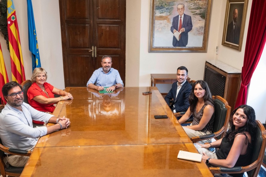 Nealis contribuirá a la inserción laboral de los castellonenses con su incorporación al programa Formación a la Carta