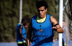 El Levante inscribe a Ryan, Mandi y Tunde para medirse esta tarde al Espanyol
