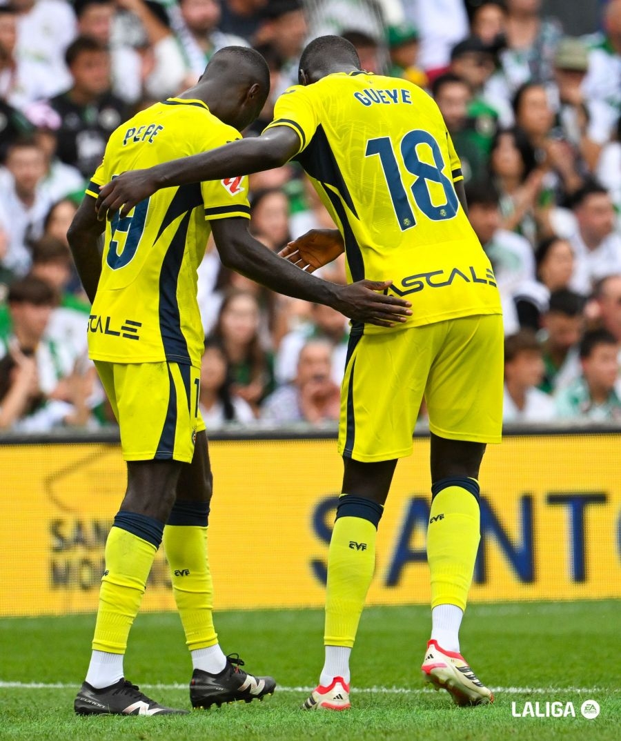 Pepe y Gueye tras el gol del empate frente al Racing.