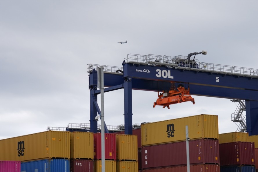 El déficit comercial español se dispara un 30% durante la primera parte del año en curso
