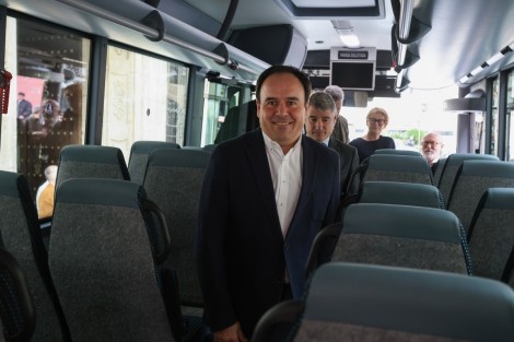 El Tribunal de Contratos anula la adjudicación directa a Avanza del servicio de autobús entre Torrevieja y Alicante