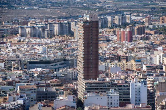 Alicante pierde el miedo a la altura con torres de más de 10 pisos para llegar a los 466.000 habitantes