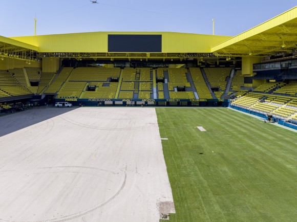 El Villarreal avanza con las obras y ya tiene casi a punto el césped del Estadio de la Cerámica