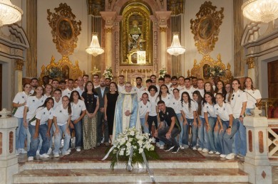 El CD Castellón honra a la Verge de Lledó: imágenes de la tradicional ofrenda