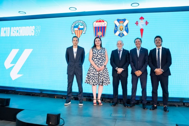 El CD Eldense busca un patrocinio que le permita ampliar su LCPD e incorporar a un central y un delantero