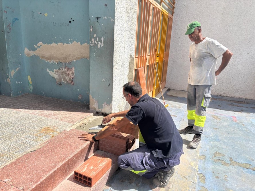 Orihuela actúa en el CEIP Virgen de la Puerta tras las críticas de la comunidad educativa y la oposición
