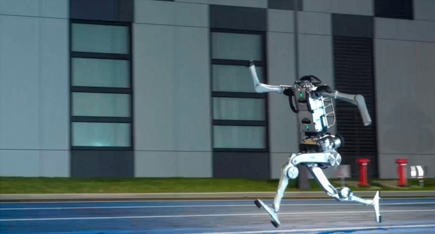 El fabricante de robots Unitree se dispara un 460% al cierre de su primera sesión en el 'Nasdaq chino'