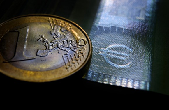 El euro sube con fuerza hasta los 1,1680 dólares tras el anuncio del Tesoro de EEUU