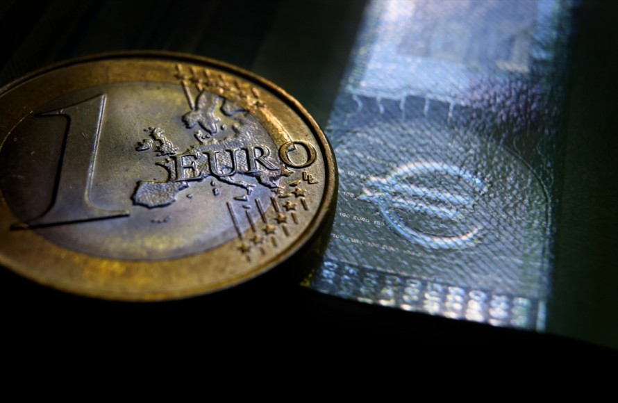 El euro sube con fuerza hasta los 1,1680 dólares tras el anuncio del Tesoro de EEUU