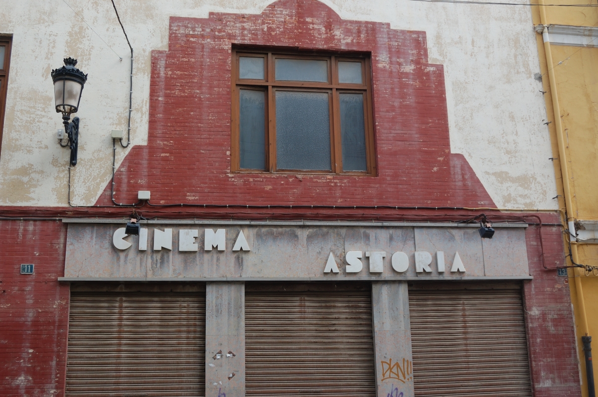 Fachada del Cinema Astoria, antes Armero. - Foto cedida por el autor. Fachada del Cinema Astoria, antes Armero.