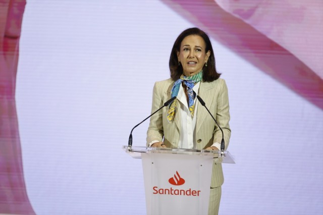 Santander cierra la compra de Webster para crecer en Estados Unidos
