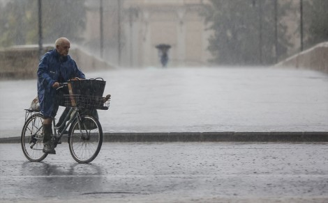 El Ayuntamiento de València cierra parques y jardines por la alerta naranja por lluvias y tormentas