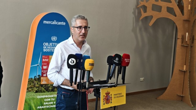Arcadi España cree que las críticas al envío de trenes desde Madrid son 