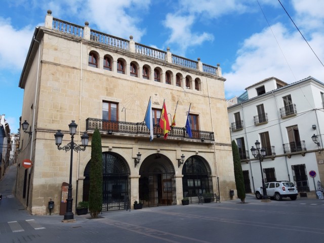 Castalla licita la conservación del alumbrado público e instalaciones eléctricas municipales: 218.000 euros para dos años