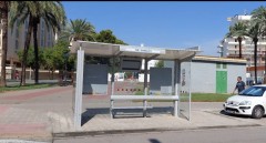 La línea 112A estrena en la playa de La Pobla de Farnals una nueva parada más céntrica y con mayor capacidad