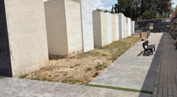 Dos empresas pugnan por construir 132 nichos y 170 columbarios en el cementerio de Novelda