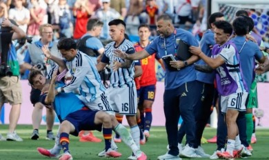 Diez partidos de sanción a Paredes, 7 a Molina, 1 a Almada, 3 a Ayala y 1 a Gavi