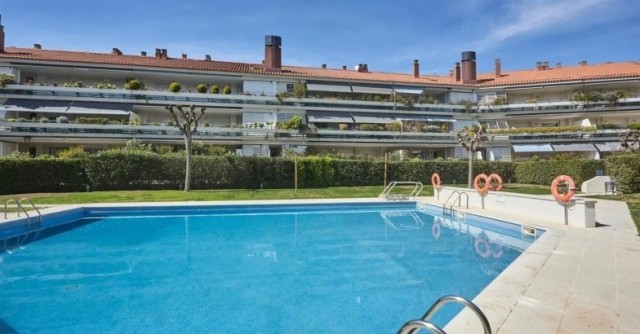 Comprar un piso con piscina apenas cuesta un 3% más en Murcia, frente al 62% nacional