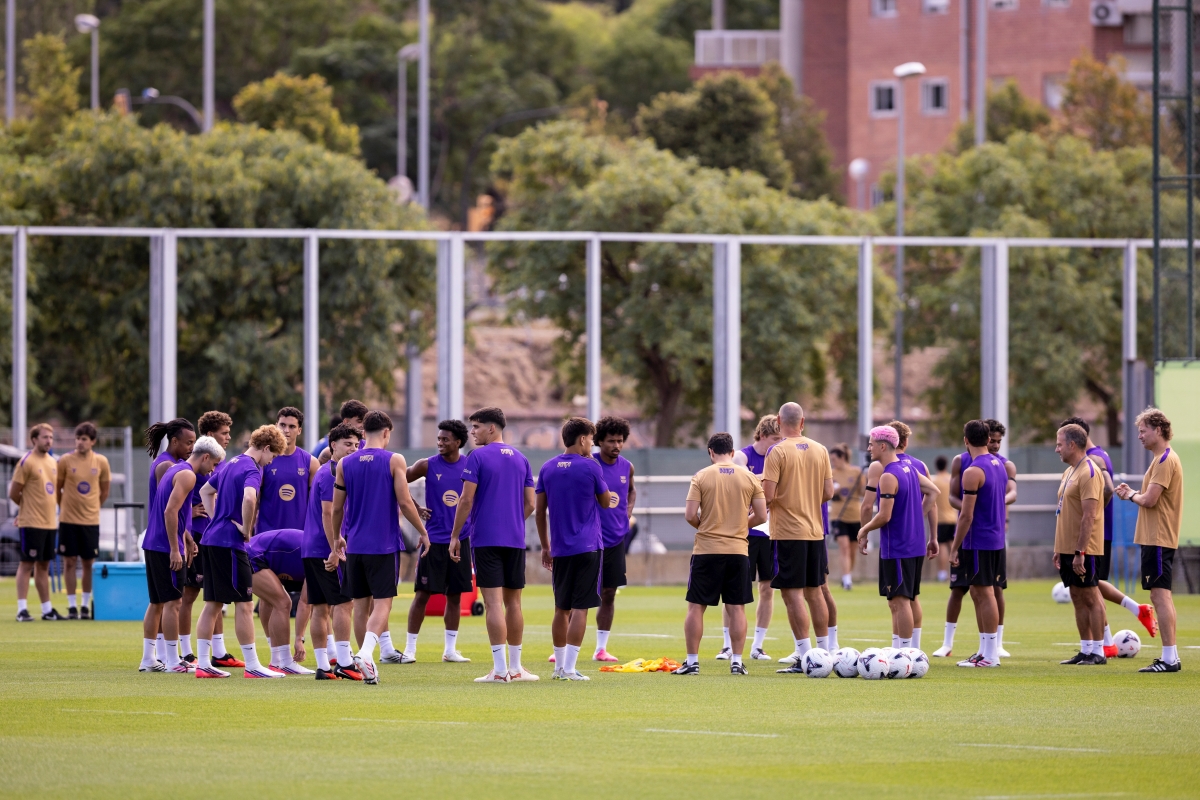 El FC Barcelona realiza su último entrenaminto antes de visitar al Elche CF