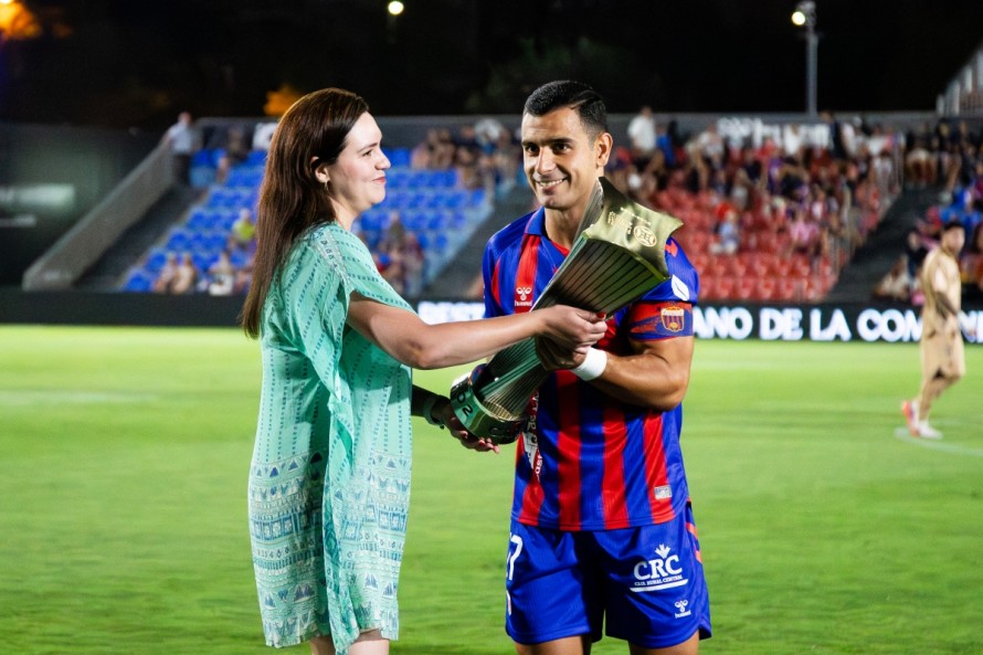 Carolina Holguín niega que la reclamación de Pascual Pérez ponga en riesgo la venta del CD Eldense a Messi