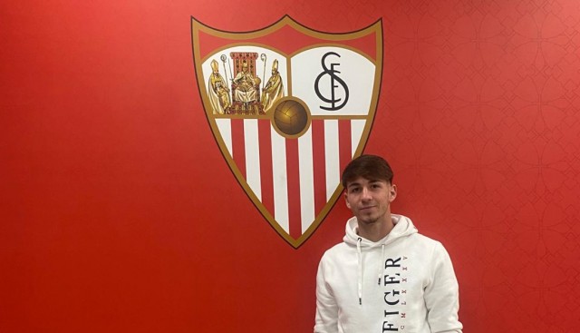 El Águilas incorpora al joven centrocampista gaditano Alberto Collado para Primera RFEF
