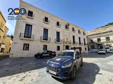 Detenida una administradora de fincas en Orihuela por apropiarse de 17.800 euros de dos comunidades