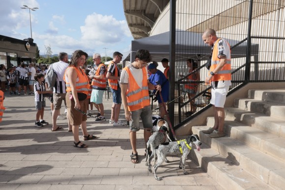 Las imágenes del primer partido del CD Castellón en Castalia de la temporada