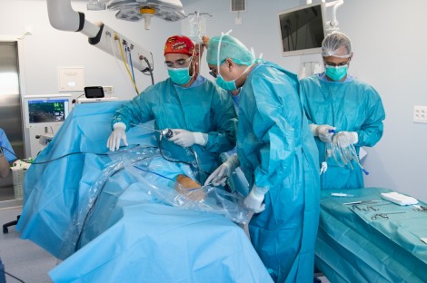 La sanidad pública valenciana deriva más de 49.000 operaciones en 2025: realizó el 15% de las cirugías en la privada