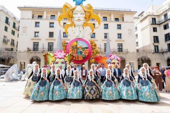 Alicante recibe tres propuestas para las hogueras oficiales de 2027: habrá duelo para la adulta