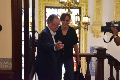 Sanidad y las CCAA acuerdan enviar 45.000 dosis de vacunas a Ceuta como medida preventiva ante la crisis migratoria