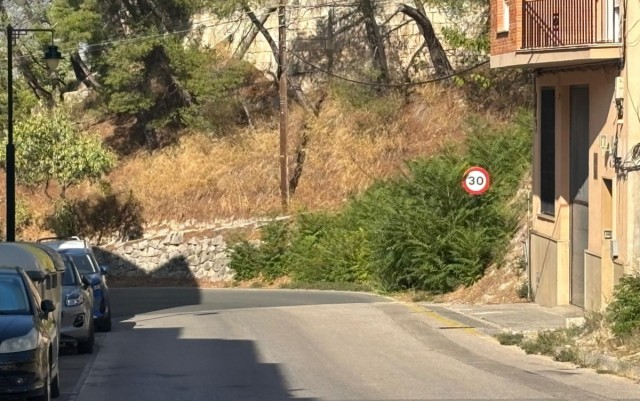 Alcoy limpiará y desbrozará seis carreteras de la red municipal: casi 25.000 euros y tres semanas
