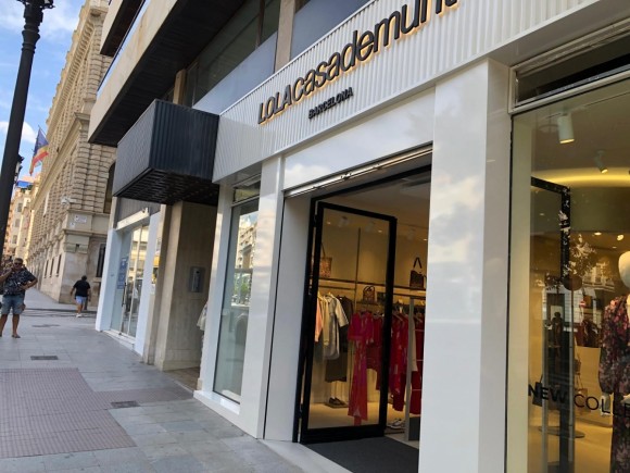 Vuelco comercial en la Plaza de la Muntanyeta de Alicante: cierra 'Maje' y llega 'Lola Casademunt'