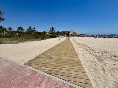 Orihuela cierra al baño las playas de La Glea y Aguamarina por contaminación del agua