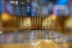 El Ibex 35 enfila a media sesión los 20.200 puntos que perdió hace dos semanas