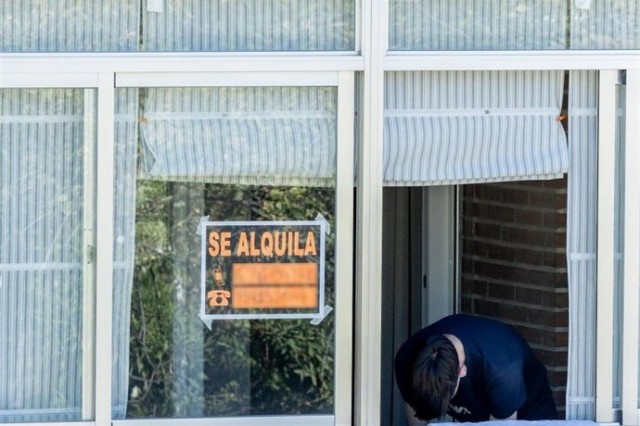 El precio de habitaciones para estudiantes baja un 5,6% en Alicante: 378 euros de media